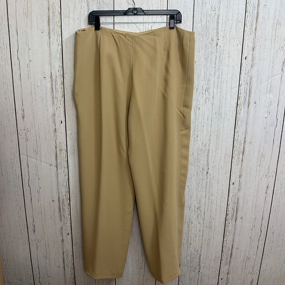 Carlisle Pant Suit Tan Size 18 - Picture 11 of 16